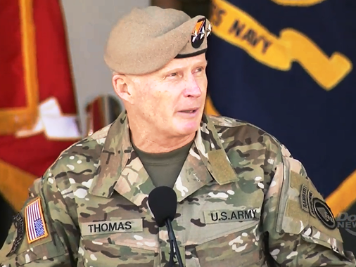 Forças Especiais dos EUA foram implantadas perto da fronteira com a Rússia como parte de uma presença "persistente" de tropas americanas nos Países Bálticos; o general Raymond Thomas (foto), chefe do Comando de Operações Especiais do Pentágono, disse que os estados Bálticos estavam "desesperados" por receber ajuda dos EUA para dissuadir uma potencial agressão russa; "Eles estão morrendo de medo da Rússia", disse Thomas em entrevista ao New York Times