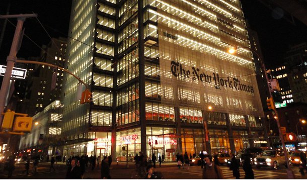 Em carta aos assinantes, o jornal americano The New York Times fez uma espécie de pedido de desculpas por ter atuado em favor da eleição da candidata democrata Hillary Clinton na campanha à presidência dos Estados Unidos; editor Arthur Sulzberger Jr. e o editor executivo Dean Baquet admitiram a "pura inconformidade" com o republicano Donald Trump, e prometeu que o jornal voltaria a se "dedicar à missão fundamental do jornalismo Times. Isso é relatar os Estados Unidos e o mundo honestamente, sem medo ou favor "; leia carta
