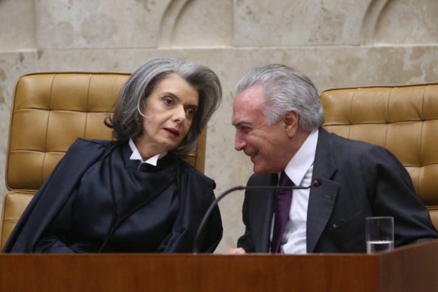 A presidente do Supremo disse que “não há urgência” no pedido para que a nova Lei das Teles seja apreciada no plenário do Senado e não apenas nas comissões onde foi aprovada; "É inacreditável que 'não haja urgência' em algo desta grandeza", protesta o jornalista Fernando Brito, do Tijolaço; "Mesmo que fosse correto o 'desconto' que a Anatel estima no valor, para R$ 20 bilhões de reais, é uma bolada. 100 ou 20 bilhões, uma vergonha. Que, claro, não é urgente deter"