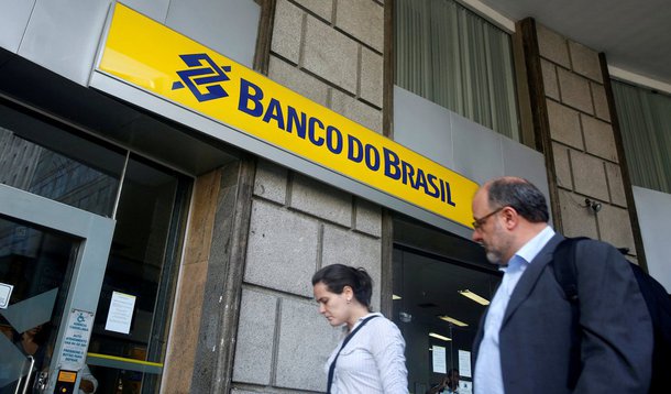 Banco do Brasil, maior banco do país em ativos, teve lucro líquido de R$ 2,246 bilhões no terceiro trimestre, queda ante os R$ 3,06 bilhões obtidos em igual período de 201