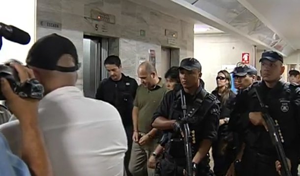 Polícia Federal deflagra nesta sexta-feira 11 a segunda fase de Operação Sexto Mandamento, que atua contra grupo de extermínio formado por PMs de Goiás e advogados; a suspeita é de que haja mais de cem vítimas desde 2010; ao todo, são cumpridos nesta sexta três mandados de prisão temporária e 17 de condução coercitiva