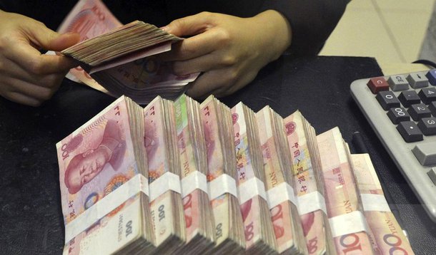 As reservas cambiais da China caíram em US$ 69,06 bilhões em novembro, no quinto mês seguido de declínios, para US$ 3,052 trilhões, nível que não era visto desde março de 2011, mostraram dados do banco central nesta quarta-feira, 7; alguns operadores acreditam que a marca de 3 trilhões de dólares é um nível psicológico para o banco central da China