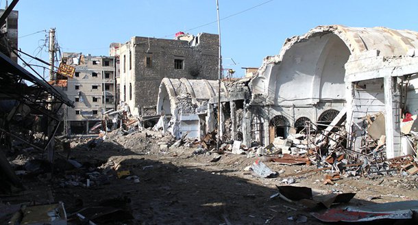 A coalizão internacional liderada pelos EUA tem realizado bombardeios sistemáticos da infraestrutura síria desde 2012 e não tem alvejado instalações petrolíferas do Daesh; anúncio foi feito pelo porta-voz do Ministério da Defesa russo, major-general Igor Konashenkov; "O atual chefe da Agência Central de Inteligência (CIA) dos EUA, Brennan, está bem ciente do fato que, muito antes do início da campanha russa, a coalizão internacional tem destruído sistematicamente a infraestrutura econômica da Síria para enfraquecer o governo legítimo o mais rápido possível", destacou Konashenkov