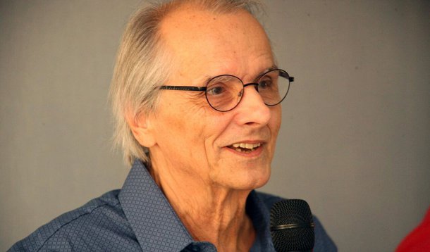 O vice-prefeito eleito, Fernando MacDowell, teve seu nome confirmado como secretário de Transportes do governo de Marcelo Crivella, que toma posse na Prefeitura do Rio em 1º de janeiro; segundo a coluna Ancelmo Gois, o atual presidente do Metrô Rio, Flávio Medrano de Almada, está de saída do cargo; antes mesmo de começar a gestão, McDowell anunciou que estuda assumir a administração do metrô, cargo da concessionária Metrô Rio; "Estamos vendo a possibilidade de assumir o metrô do Rio. O metrô está com capacidade de 86% em comparação à capacidade original do metrô. Isso não pode", disse o engenheiro, durante a diplomação dos eleitos, na Câmara Municipal