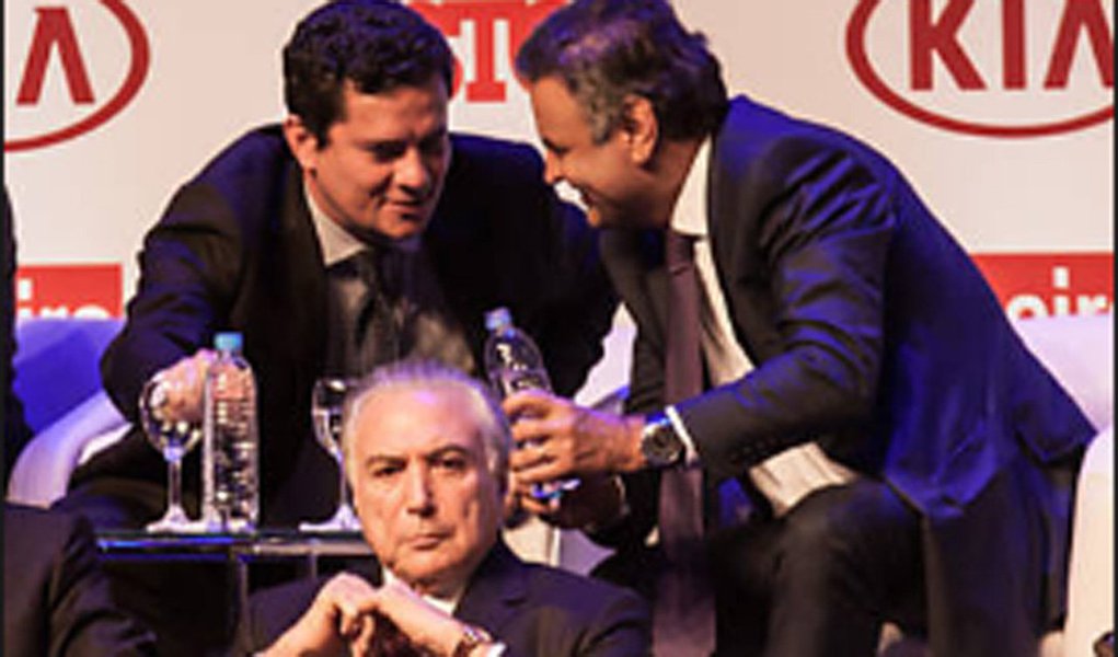 Sérgio Moro é apenas mais um juiz seletivo que pretende, sim, acabar com a corrupção; mas com a corrupção proveniente da classe política que não o agrada. E somente dela. Se você ainda não entendeu, mais uma dica: o grupelho dos tucanos e agregados não fazem parte dessa parcela