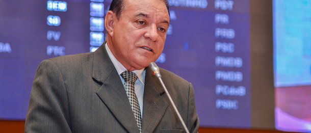 O deputado Raimundo Cutrim (PCdoB) voltou a afirmar, que “o país vive uma a ditadura do Judiciário”, por conta de supostas interferências de juízes e ministros do STF, na Câmara e no Senado; Cutrim disse que na semana passada esteve em Brasília e viu de perto o STF e a PGR, que são os guardiões da Constituição de 1988, interferindo em outros poderes; o deputado garantiu que a interferência mais recente foi a decisão do ministro Luiz Fux, que mandou o Senado devolver para a Câmara dos Deputados a tramitação das 10 medidas do pacote anticorrupção, para recomeçar a análise