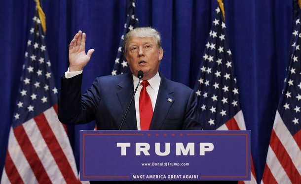 Mais de 200 mil pessoas deverão participar da Marcha das Mulheres, prevista para ocorrer no dia 21 deste mês em Washington, um dia após a posse do presidente eleito Donald Trump; a marcha começará no Lincoln Memorial, um monumento situado próximo ao Capitólio, prédio que abriga o Congresso norte-americano, e terminará na Casa Branca; objetivo é mostrar que os direitos das mulheres "são direitos humanos", segundo a organizadora da marcha, Teresa Shook