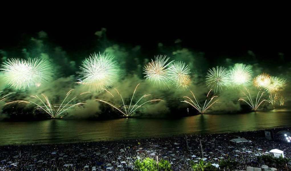 O show principal da noite celebrou os 20 anos de O Grande Encontro, reunindo Elba Ramalho, Geraldo Azevedo e Alceu Valença. Canções consagradas como Anunciação e Tropicana foram interpretadas, e uma das surpresas foi Chega de Saudade, de Antonio Carlos Jobim e Vinicius de Moraes