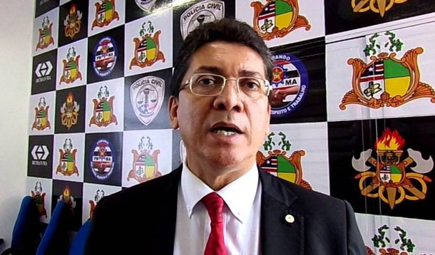 De acordo com o secretário de Segurança do Maranhão, Jefferson Portela, a crueldade do crime que vitimou Mariana Costa choca até mesmo quem convive diariamente com a violência; sobrinha do ex-senador José Sarney, ela foi morta pelo cunhado Lucas Porto, indiciado por homicídio triplamente qualificado e estupro; exames da perícia revelaram lesões no corpo de Mariana resultantes de luta corporal com o assassino, inchaço na cabeça, manchas nas pernas, marcas de esganadura no pescoço e outras lesões