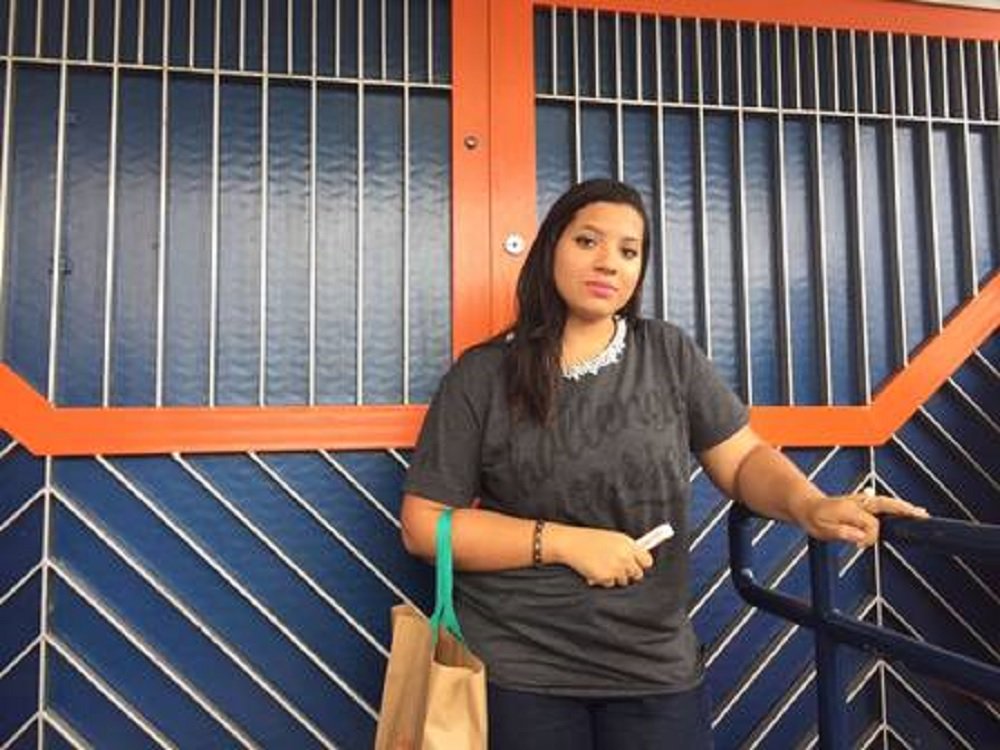 O tempo chuvoso e os engarrafamentos foram os vilões citados por candidatos que se atrasaram para o primeiro dia do Enem no Rio, neste sábado; eles chegaram após o fechamento dos portões e nem o choro nem as reclamações comoveram os fiscais, que foram irredutíveis; agora, os estudantes terão de esperar mais um ano para novamente tentar o ingresso na universidade