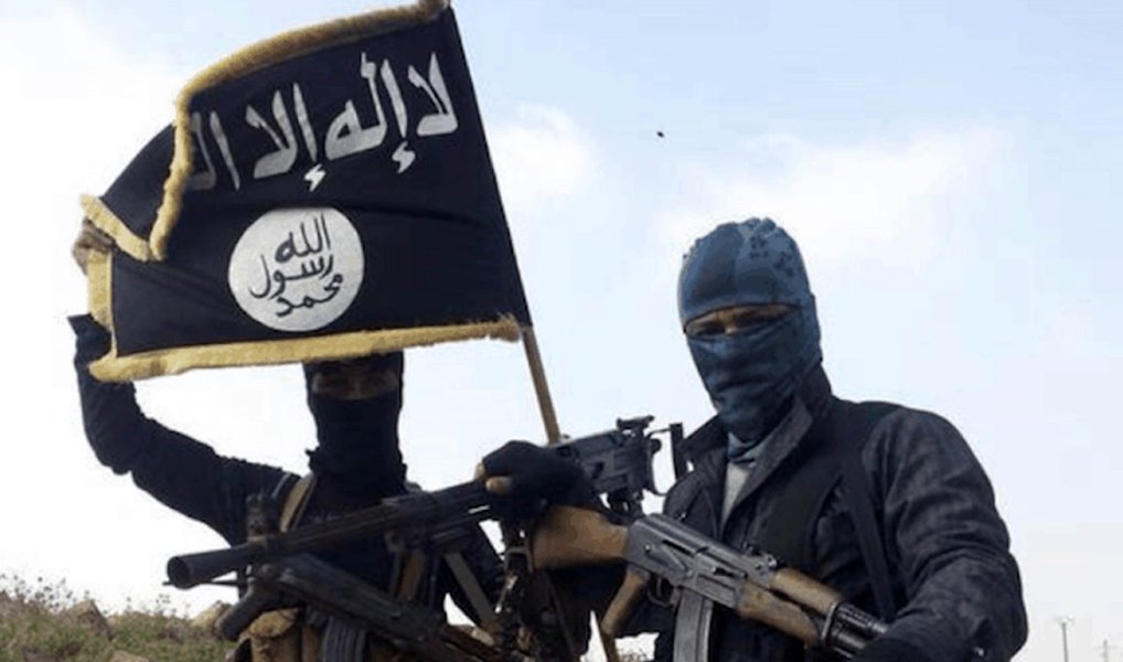 Organização das Nações Unidas (ONU) revisou para cima o número de civis que se acredita estarem retidos na cidade iraquiana de Falluja, um bastião do Estado Islâmico próximo de Bagdá – a estimativa anterior de 50 mil pessoas subiu para 90 mil;  Exército iraquiano iniciou uma ofensiva para expulsar os insurgentes de Falluja em 23 de maio, mas na prática a cidade está sob estado de sítio, e sem receber suprimentos, há cerca de seis meses