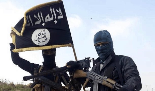 Organização das Nações Unidas (ONU) revisou para cima o número de civis que se acredita estarem retidos na cidade iraquiana de Falluja, um bastião do Estado Islâmico próximo de Bagdá – a estimativa anterior de 50 mil pessoas subiu para 90 mil;  Exército iraquiano iniciou uma ofensiva para expulsar os insurgentes de Falluja em 23 de maio, mas na prática a cidade está sob estado de sítio, e sem receber suprimentos, há cerca de seis meses