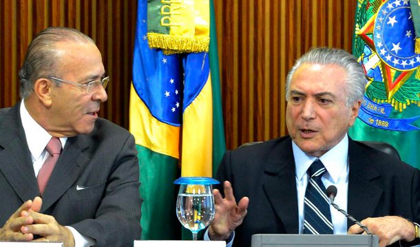 Presidente interino Michel Temer afirmou que o Banco Central tem plena autonomia para definir a taxa básica de juros e que a política monetária tem como prioridade combater a inflação; afirmação de Temer vem logo depois de o ministro-chefe da Casa Civil, Eliseu Padilha, afirmar que o presidente interino via com bons olhos queda na Selic, hoje a 14,25% ao ano; Comitê de Política Monetária (Copom) deverá anunciar nesta quarta-feira (20) se mantém ou não a atual taxa de juros