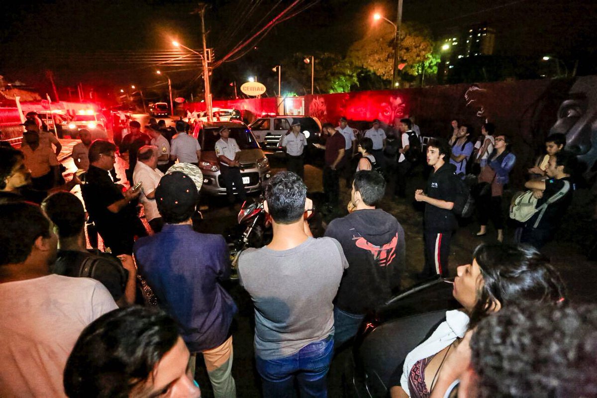 Fascistas de plantão, tirem suas garras das escolas brasileiras. O que vocês querem é impedir a escola de realizar seu papel de promover a formação cidadã, solidária e inclusiva.