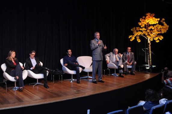 Plano de Turismo Criativo do DF, lançado na manhã desta sexta-feira (18) durante o II Encontro de Turismo Criativo, tem como foco atrair mais visitantes e fazer com que eles permaneçam mais tempo na cidade; "Temos forte vocação para o turismo de eventos, cultural e cívico. A exemplo disso, estão a Copa do Mundo de Futebol, os Jogos Olímpicos e recentemente o Campus Day”, disse o governador Rollemberg; em 2018, a capital do País receberá mais um grande evento internacional, o Fórum Mundial da Água