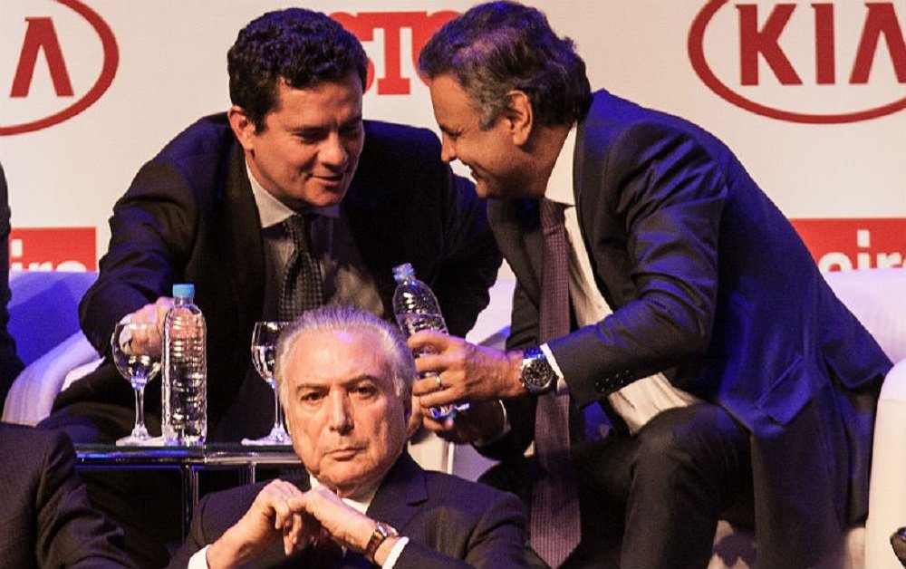 Se o Brasil tivesse uma Justiça séria, depois dessa foto que confirma a sua parcialidade no comando da Lava-Jato, o juiz Sergio Moro certamente seria afastado. Não tem isenção para julgar ninguém, muito menos Lula. Mas com esse Supremo...