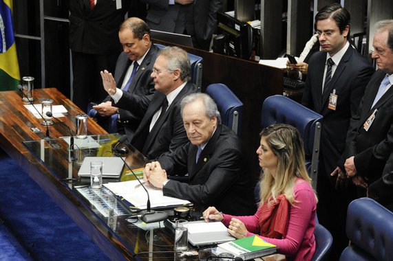Chamados de "verdadeiros juízes" pelo presidente do STF, Ricardo Lewandowski, no início do julgamento no Senado, adversários e apoiadores da presidente Dilma colecionam problemas no próprio Supremo; um em cada três senadores é alvo de investigação na mais alta corte do país; reportagem de Luma Poletti, do Congresso em Foco