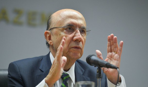Ministro interino do Planejamento, Dyogo Oliveira, afirmou nesta quarta-feira, 29, que o déficit primário de 2017 do país será acima de R$ 100 bilhões; sem falar em números, o ministro da Fazenda, Henrique Meirelles, disse que o governo deve enviar na próxima semana ao Congresso Nacional uma alteração no Projeto de Lei de Diretrizes Orçamentárias (LDO) de 2017 com novos parâmetros; "Temos que dizer qual é a verdade e a realidade. Estamos calculando e apresentando as medidas para reverter esse quadro. Isso que é o mais importante", disse Meirelles 