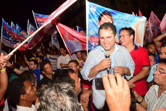 O candidato a prefeito de São Luís prometeu colocar 210 novos ônibus com ar-condicionado até dezembro deste ano de um total de quase mil ônibus no sistema de transporte público da capital; questionado sobre o Veículo Leves sobre Trilhos (VLT), ele disse que não implantou em consequência do caos administrativos quando assumiu a prefeitura e da crise econômica nacional; segundo ele, a ideia do VLT foi criada pela gestão passada, de João Castelo (PSDB), "de forma irresponsável, sem projeto algum"; "Hoje temos um projeto que foi dado entrada no governo federal e aguarda a seleção"; Edivaldo reforçou sua promessa de construir 20 mil moradias e disse que pretende construir o Hospital da Criança