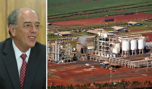 Petrobras Biocombustível anunciou que fechou acordo para vender 49% de sua participação na Nova Fronteira, produtora de etanol; fatia foi negociada por US$ 133 milhões para a São Martinho; de acordo com a Petrobras, a São Martinho é uma das maiores produtoras de etanol e açúcar do país, sendo que o grupo deve ter um crescimento de 12,3% em sua moagem total, chegando a 21,6 milhões de toneladas de cana-de-açúcar; operação ainda precisa ser aprovada pelo Cade