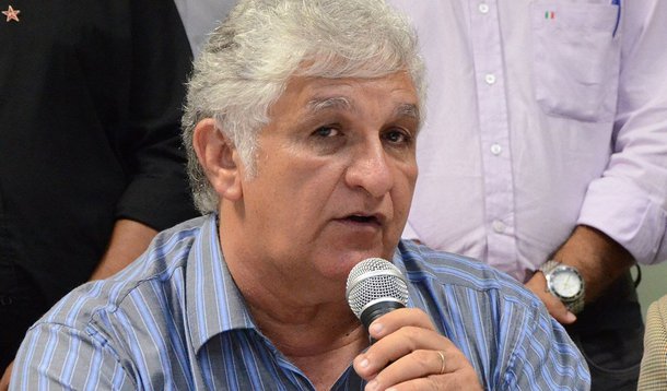 Ao comentar o rompimento temporário do PT com PDT, do prefeito de São Luís e pré-candidato à reeleição, Edivaldo Holanda Júnior, e com o PCdoB, do governador Flávio Dino, o presidente da legenda petista no Maranhão, Raimundo Monteiro, afirmou que a vaga de vice na chapa de Holanda Júnior era do PCdoB, que abriu mão em benefício do pré-candidato petista Mário Macieira; ele disse que após algumas reuniões, as negociações com os partidos não avançaram; "Em última caso, a gente retoma o debate da candidatura própria", disse Monteiro; assista à íntegra da entrevista ao Blog Propagando