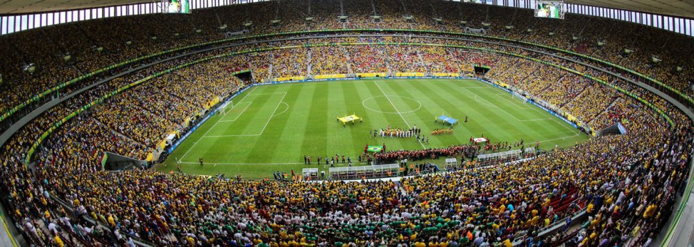 O governo de Brasília conseguiu economizar R$ 15 milhões nos gastos com o maior evento esportivo do mundo. Nos Jogos Rio 2016, os revezamentos das tochas olímpica e paralímpica na cidade custaram, com as partidas de futebol no Estádio Nacional de Brasília Mané Garrincha, R$ 16,8 milhões; o orçamento inicial previsto era de R$ 32 milhões
 