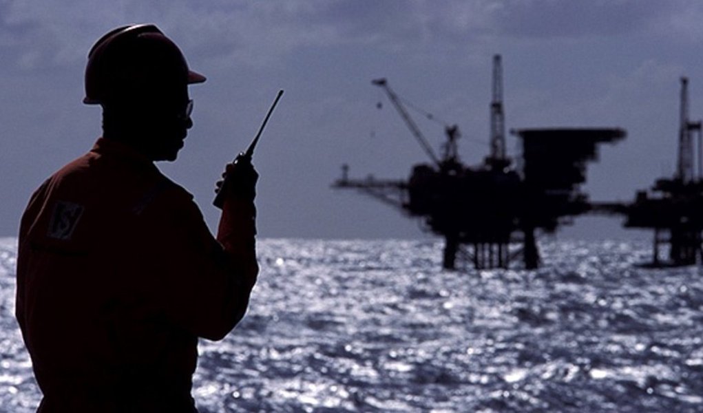 Estatal Pré-Sal Petróleo S.A. (PPSA), criada em 2013 para gerir em nome da União os contratos de partilha de produção de petróleo em áreas na camada de pré-sal do Brasil, terá como novo presidente o engenheiro Ibsen Flores Lima; segundo o Ministério de Minas e Energia, a nova diretoria terá o compromisso de continuar com as atividades relacionadas ao contrato de Libra, primeira área licitada no pré-sal sob o regime de partilha de produção; além de dar "celeridade" à celebração de acordos de individualização da produção (unitização). e a "conclusão e implantação da política de comercialização de óleo e gás da União"