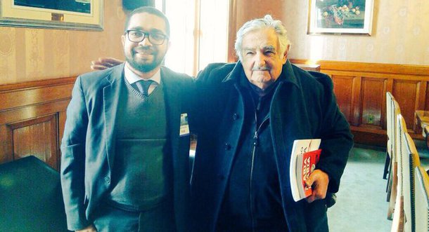 O secretário de Estado da Ciência, Tecnologia e Inovação (Secti), Jhonatan Almada, representou o governo do Estado em visita ao Uruguai; na oportunidade, o secretário foi recebido pelo ex-presidente e atual senador Pepe Mujica; o objetivo do encontro foi estreitar os laços acadêmicos e governamentais com o País que contabiliza avanços nas tecnologias da informação e comunicação; em nome do governador Flávio Dino, Jhonatan Almada convidou o senador a visitar o Maranhão; Pepe Mujica aceitou o convite e deve visitar o estado ainda no segundo semestre de 2016