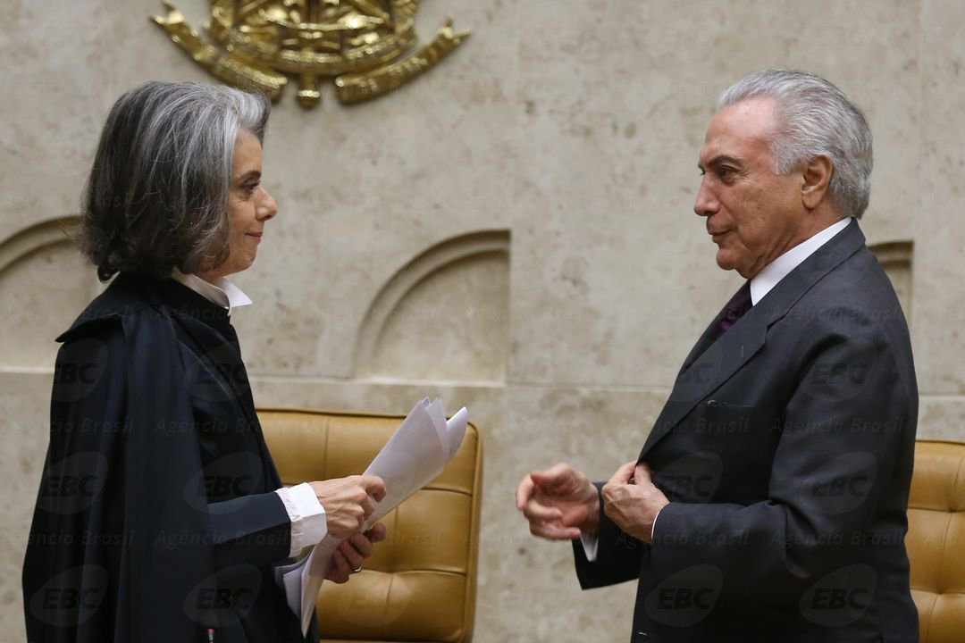 Enquanto o direito e a ética não se tornarem uma única e possível exação dos poderes públicos, o Estado Democrático de Direito jamais triunfará