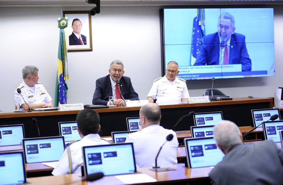 Prática para impedir o quórum em sessão da Comissão de Fiscalização Financeira e Controle da Câmara já virou recorrente e foi denunciada pelo presidente do colegiado, deputado Leo de Brito (PT-AC); nesta manhã, porém, a truculência para que a comissão não funcione foi extrema, com a presença de assessores na boca do painel de presença barrando fisicamente deputados da base de Temer para não registrarem presença