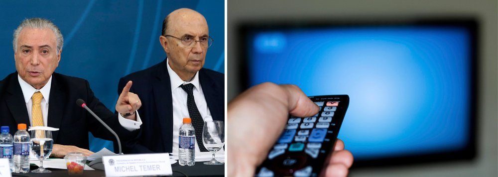 A recessão econômica, liderada pelo presidente Michel Temer e o ministro da Fazenda Henrique Meirelles, provocou a queda de 2,4% no número de assinantes de TV paga em outubro; comparado com o mesmo período do ano passado, o setor perdeu 471 mil assinantes; entre outubro de 2015 e outubro de 2016, a entrada dos serviços de TV por assinatura nos domicílios brasileiros caiu de 29,22% para 27,83%; "O fator principal é a crise econômica, que levou principalmente as famílias de mais baixa renda a cancelar seus pacotes", disse o presidente da consultoria Teleco, Eduardo Tude