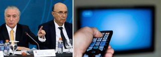 A recessão econômica, liderada pelo presidente Michel Temer e o ministro da Fazenda Henrique Meirelles, provocou a queda de 2,4% no número de assinantes de TV paga em outubro; comparado com o mesmo período do ano passado, o setor perdeu 471 mil assinantes; entre outubro de 2015 e outubro de 2016, a entrada dos serviços de TV por assinatura nos domicílios brasileiros caiu de 29,22% para 27,83%; "O fator principal é a crise econômica, que levou principalmente as famílias de mais baixa renda a cancelar seus pacotes", disse o presidente da consultoria Teleco, Eduardo Tude