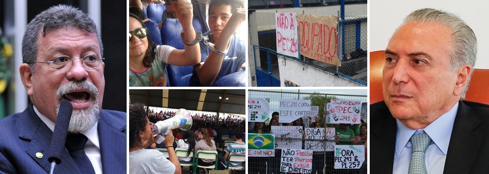 O líder do PT na Câmara, Afonso Florence (BA), cobra do governo a abertura de negociações sobre a MP da reforma do ensino médio, antes que o aumento das ocupações, previsto para a semana que vem, produza confrontos entre grupos opostos e ações policiais como a que hoje resultou na detenção de estudantes, com uso de algemas, em Tocantins. "Se acontecer uma tragédia, e já houve uma morte no Paraná, a culpa será de Temer, que já devia ter autorizado  a abertura de negociações", diz Florence à jornalista Tereza Cruvinel. Um governo democrático e realmente disposto ao diálogo, diz ele, diante da ocupação de mais de mil escolas, às vésperas do Enem, em clima de revolta, já estaria conversando com o Congresso, a Ubes e outras representações dos estudantes