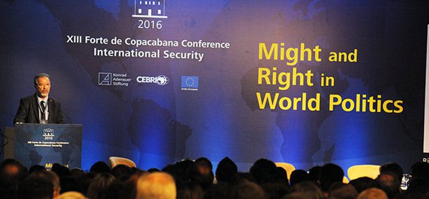 O ministro da Defesa, Raul Jungmann, informou que o governo federal estuda implantar um plano emergencial de segurança para todo o País, com destaque para o estado do Rio de Janeiro, que enfrenta crise na área, principalmente, após a saída de José Mariano Beltrame da pasta de Segurança; comentarista político Gerson Camarotti antecipou que a presidente do STF, Cármen Lúcia, pretendia estabelecer uma "coalizão" entre STF, CNJ, Forças Armadas, Ministério da Justiça, PF, Polícia Rodoviária, Ministério Público e OAB para montar o plano