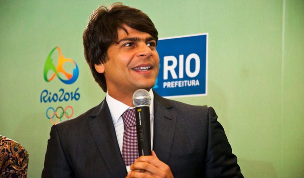 A Procuradoria-Geral da República requisitou nesta segunda (15), o arquivamento das investigações contra o deputado federal Pedro Paulo (PMDB), pré-candidato a prefeito do Rio, suspeito de ter agredido a ex-mulher em fevereiro de 2010; segundo PGR, não há requisitos mínimos para abertura da ação, e que as lesões são frutos de atos defensivos e que ele não tinha intenção de agredir a ex-companheira
 