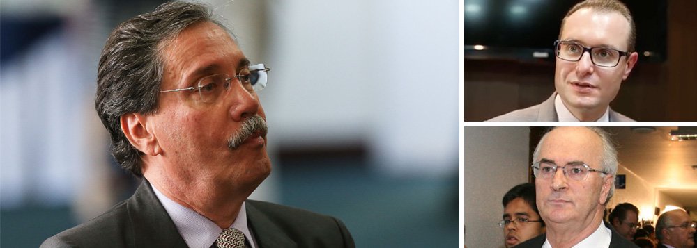 Defesa diz que o colunista do Globo aparentemente não leu a peça apresentada pelo ex-presidente Lula à Comissão de Direitos Humanos da ONU; "Merval mostra estar mais preocupado em desqualificar o meio - sem conhecimento real do tema - do que em debater o cerne do problema", rebatem Cristiano Zanin Martins e Roberto Teixeira