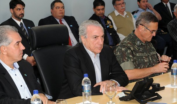 Concessão de aposentadorias e pensões aos militares, que corresponde a 44,8% do rombo na previdência dos servidores da União, não faz parte da reforma do setor prevista pelo governo interino de Michel Temer; a proposta que deve ser apresentada ao Congresso prevê fixar uma idade mínima para o INSS, por volta dos 65 anos; para geração futura, a faixa pode passar para 70 anos