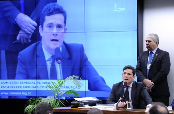 Membros da comissão especial da Câmara que analisa as medidas anticorrupção apresentadas pelo Ministério Público ao Congresso já articulam mudar pelo menos quatro propostas do pacote: a criminalização do caixa 2, o aumento da pena para crime de corrupção, a aceitação de que provas ilícitas se forem colhidas de boa-fé e a possibilidade de prisão preventiva para a recuperação de recursos desviados