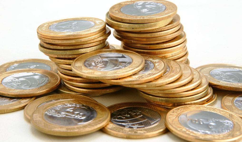 O resultado do Produto Interno Bruto (PIB), divulgado hoje (1º) pelo Instituto Brasileiro de Geografia e Estatística (IBGE), indica que a economia do país pode ter atingido o “fundo do poço” e agora começa a gerar condições iniciais para uma recuperação econômica; a avaliação é do economista Rafael Cagnin, do Instituto de Estudos para o Desenvolvimento Industrial (IEDI); segundo ele, o resultado é um sinal de estabilização do ritmo de desaceleração