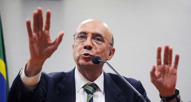 Ministro da Fazenda do governo Temer, Henrique Meirelles diz que "sobra dinheiro no mundo" e acredita que é possível convencer o mundo de que a crise brasileira é uma grande oportunidade; "O Estado é grande, existe um número razoável de estatais, muita coisa a ser privatizada. E existe demanda", afirma; sobre a reforma da Previdência, Meirelles espera que "demandará meses de discussão e votações, possivelmente avançando pelo ano que vem"