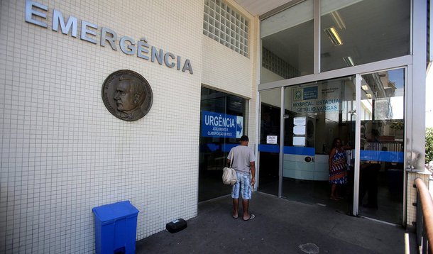 O MPF entrou com recurso no TRF para que o estado do Rio aplique imediatamente R$ 1,37 bilhão no Fundo Estadual de Saúde; segundo a procuradora da República Roberta Trajano, o valor se refere ao montante que o estado deixou de aplicar na saúde fluminense de 2013 a 2015; de acordo com a procuradora, o estado é obrigado a aplicar anualmente 12% de suas receitas em saúde, mas não faz isso