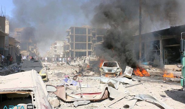 Explosão de um caminhão-bomba reivindicada pelo Estado Islâmico deixou quase 50 mortos e dezenas de feridos na cidade síria de Qamishli, no nordeste do país; ao menos 31 morreram e outras 170 teriam ficado feridas no ataque