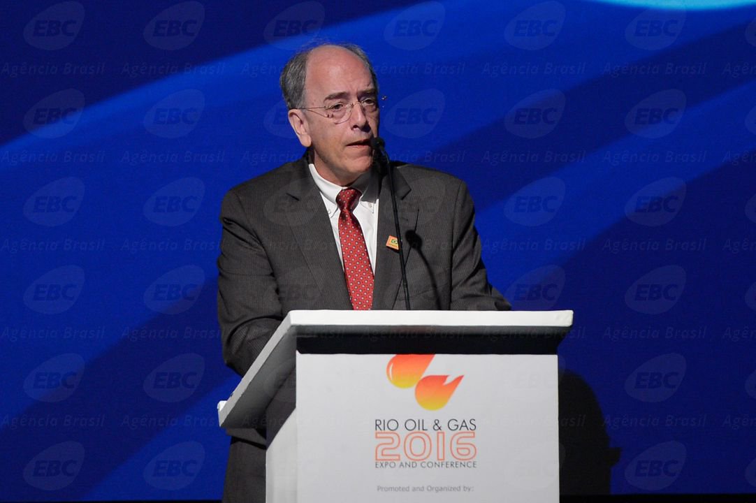 "Como expectativa é decepcionante ver que isso não chegou ao consumidor. Eu acho que era uma expectativa justa. Nós praticamos de fato a redução nas refinarias de 3,2% da gasolina e de 2,9% do diesel. Mas os preços são livres", disse Pedro Parente, presidente da estatal, que anunciou há dez dias redução no preço da gasolina e do diesel nas refinarias