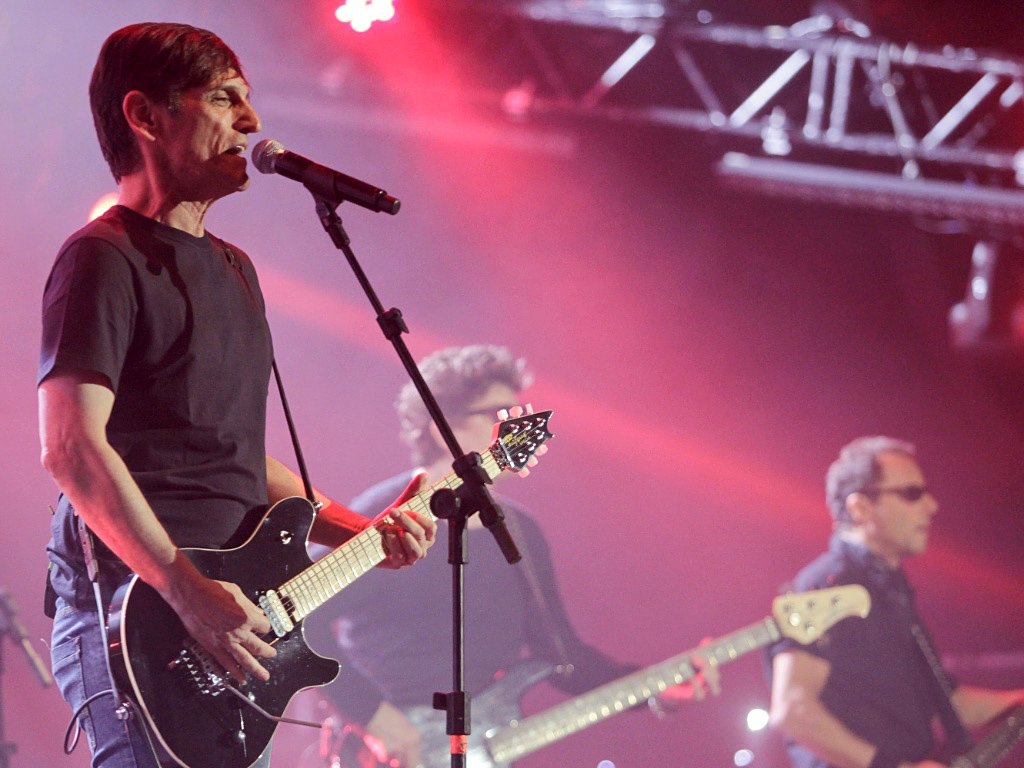 Segundo um comunicado divulgado pelo grupo, o músico, que é membro da formação original, saiu por razões pessoais e deverá se dedicar a projetos individuais; os Titãs lançaram seu último álbum de estúdio, "Nheengatu", em 2014