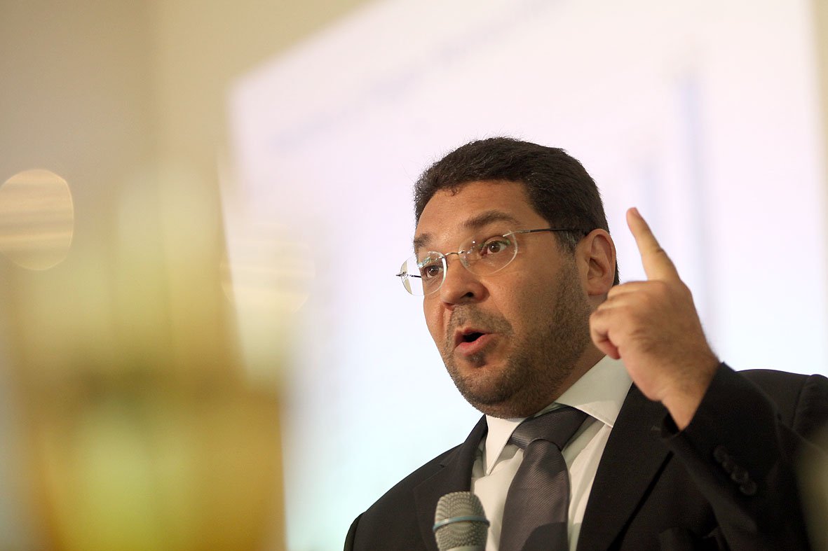 "Quem vai decidir se haverá ou não reforma da previdência seremos nós brasileiros. Mas se a decisão for não fazer reforma da previdência, todos devem ficar cientes que os próximos governos terão que aumentar a carga tributária em 10% do PIB – R$ 680 bilhões- até 2060 apenas para pagar as aposentadorias e pensões", diz Mansueto Almeida, secretário de Política Econômica, do Ministério da Fazenda