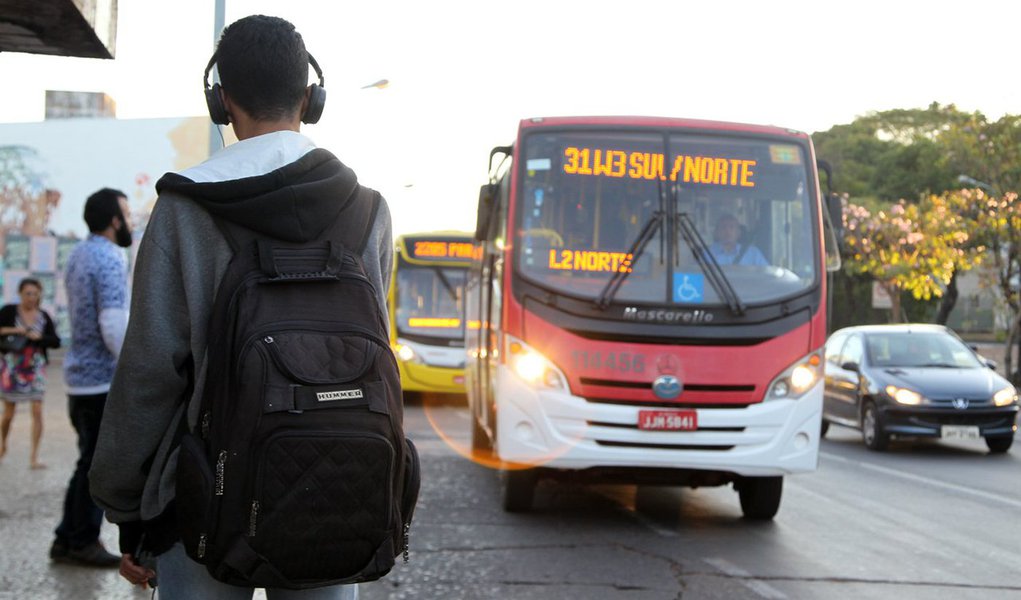 Só faltam três dias para gestores de instituições públicas e particulares de Brasília se inscreverem no Sistema de Cadastro de Instituições de Ensino, do Passe Livre Estudantil, e validarem os dados de onde trabalham; o processo, que começou em 1° de agosto e termina na quarta-feira (31), é imprescindível para que os estudantes não tenham o cartão bloqueado; a lista de unidades que precisam acessar o sistema inclui, além das particulares, 7 escolas parque, 14 centros interescolares de línguas (CILs) e 109 colégios que oferecem a educação de jovens e adultos (EJA)