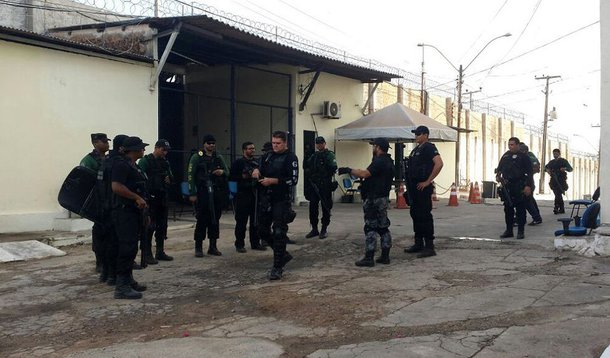 Diante do princípio de motim, registrado em uma das unidades do Complexo Penitenciário de São Luís, o governo estadual intensificou a segurança interna prisional e destacou mais de 300 agentes de segurança prisional, além de policiais do Batalhão de Choque da Polícia Militar; o contingente tem realizado ações ostensivas, com intuito de manter a ordem e disciplina nos estabelecimentos carcerários. Presos da Unidade de Ressocialização do Complexo Penitenciário de Pedrinhas iniciaram uma rebelião e colocaram fogo em colchões e barulhos de explosão foram ouvidos; na área externa, parentes buscam informações sobre os internos