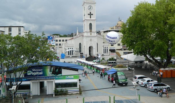 A violência crescente na cidade de São João de Meriti levou a prefeitura a decretar estado de emergência para segurança pública no município; com o decreto, a prefeitura poderá adotar medidas urgentes para restabelecer a ordem pública e a paz social. Um dos objetivos do documento assinado é obter o reforço da Força Nacional de Segurança no trabalho do 21º Batalhão de Polícia Militar – responsável pelo policiamento da área; a prefeitura do município disse que aguarda uma posição do governo fluminense sobre a ajuda na segurança da cidade
