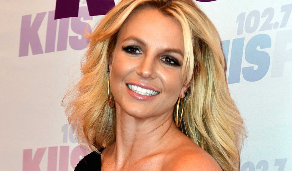 Depois de uma carreira de duas décadas que incluiu altos e baixos, a cantora Britney Spears falou sobre suas inspirações e explicou por que seu novo disco não é uma volta à música; "Na verdade não o vejo como um retorno. Estou por aqui há bastante tempo", disse a artista à Reuters