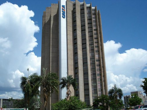 O banco negocia com o Tesouro Nacional reduzir o percentual dos lucros que repassa à União para o piso estatutário de 25%, disse o presidente da instituição, Gilberto Occhi, em entrevista à Reuters; medida visa fortalecer o capital do banco estatal, enfraquecido após anos de crescimento acelerado e de baixa rentabilidade, mas pode complicar ainda mais o esforço fiscal da União